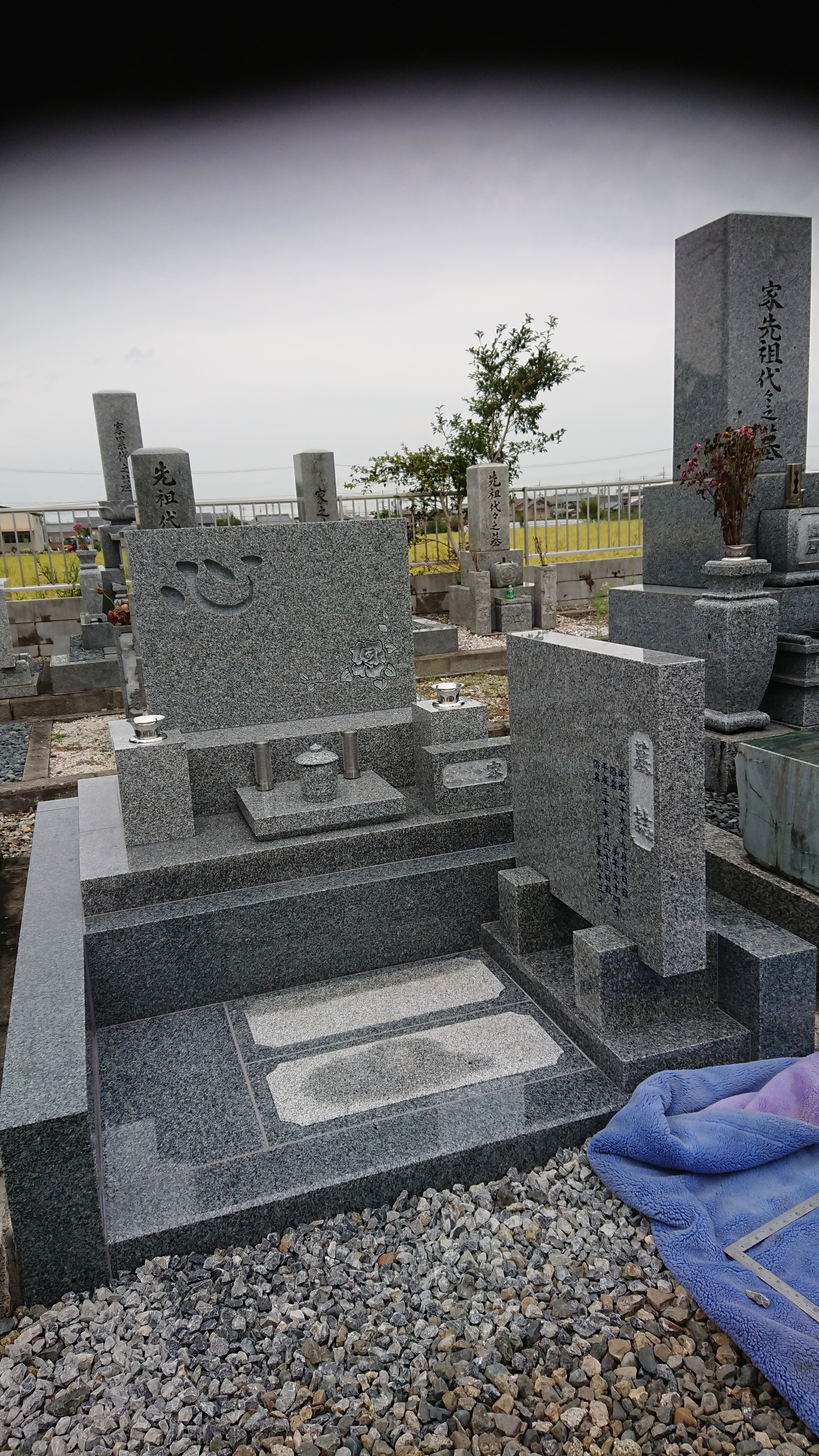 洋墓　平浄（納骨蓋式二重台）　近江八幡市安土町慈恩寺　浄厳院東霊園