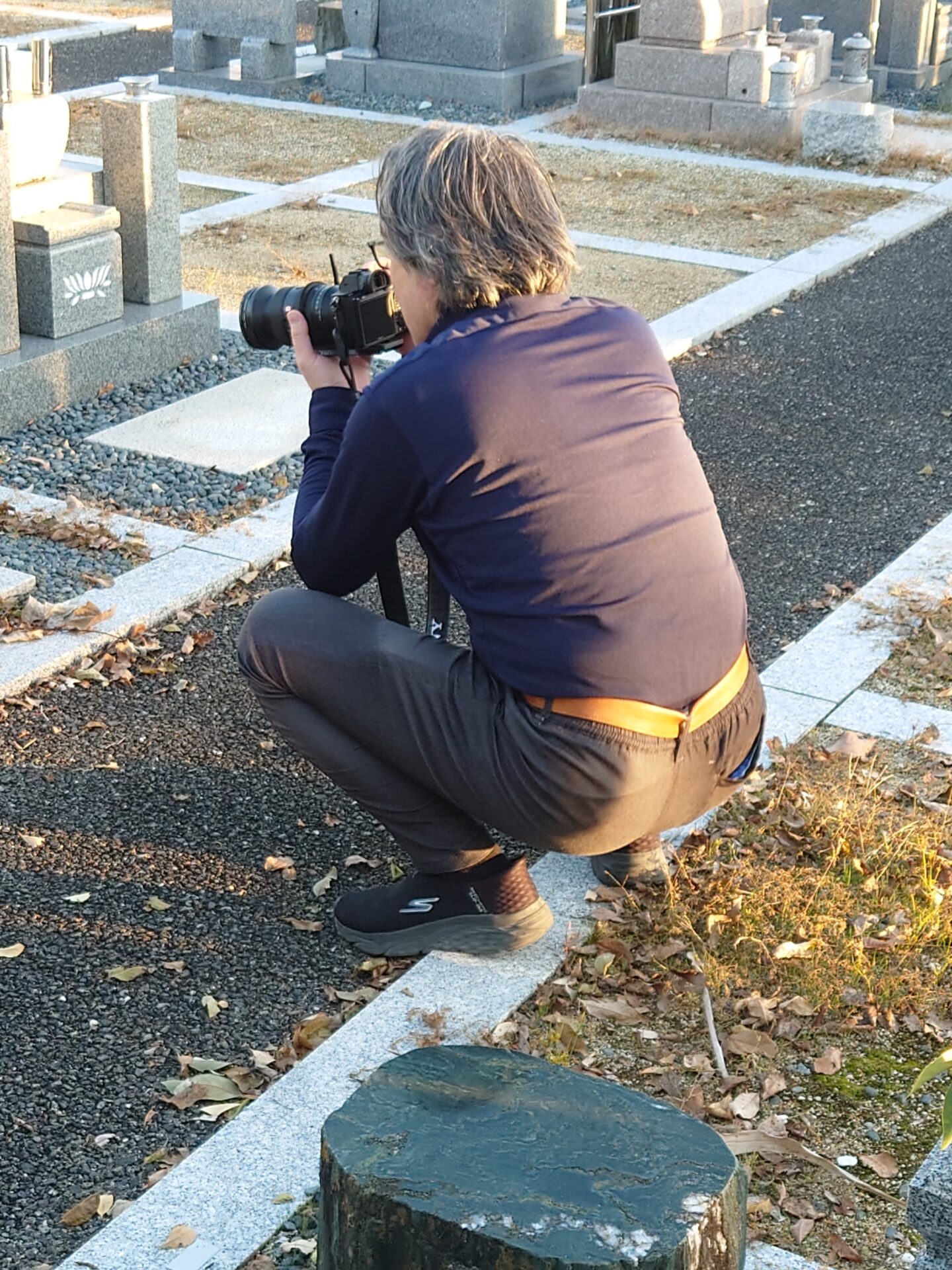 「兼子石材店のホームページをリニューアルしています!」