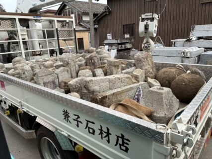 「滋賀県石材組合連合会の無縁仏石受け入れに行って来た！」
