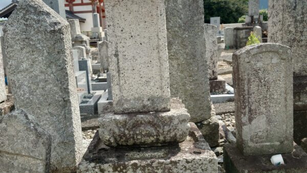 「墓石の据え直し工事をやって来た！」