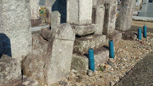 「墓石の据え直し工事でこんなん出てきました！」