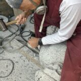 「今年の仕事始めは力士像の荒バツリから！　3/6」