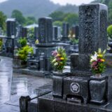 「雨の日のお墓で分かる石の違い！」